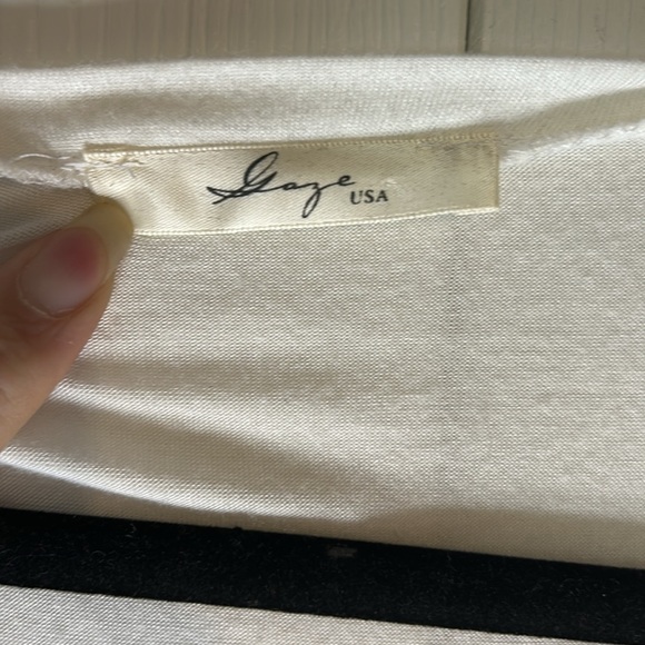 2 Patriotic short sleeve tops. Size large - Picture 8 of 9